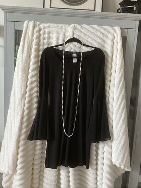 MSK Black Long-Sleeve Bell Sleeve Shift Dress